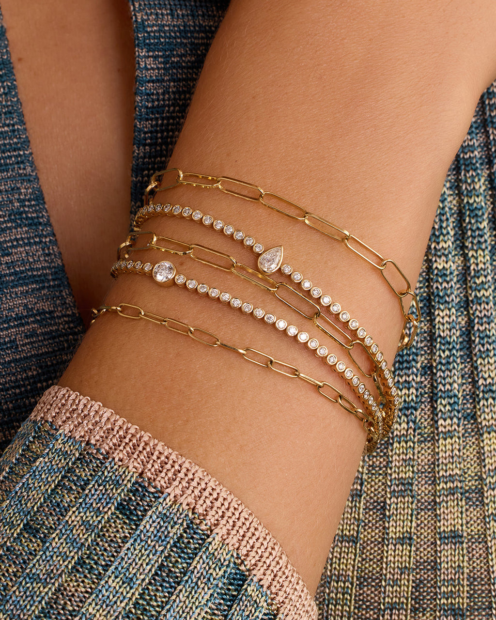 Lab Grown Diamond Pear Charm Tennis Bracelet || option::14K Solid Gold, 7 in. || set::lab-grown-diamond-pear-tennis-bracelet-stl